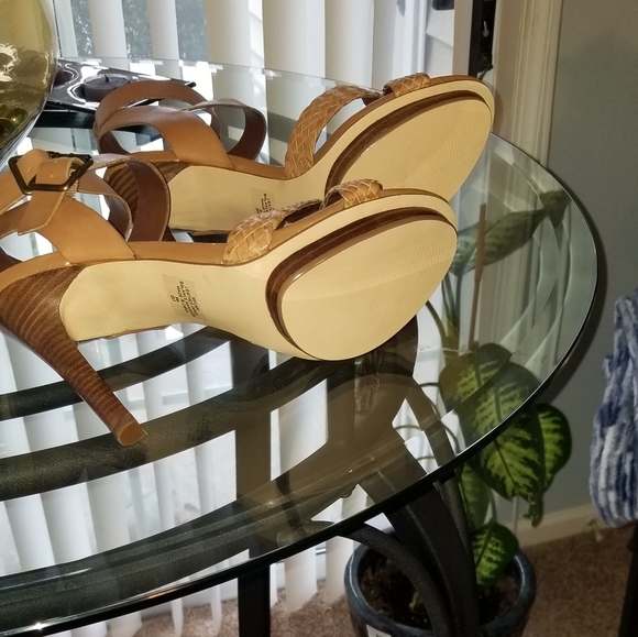 Marc Fisher Heels - Picture 3 of 3